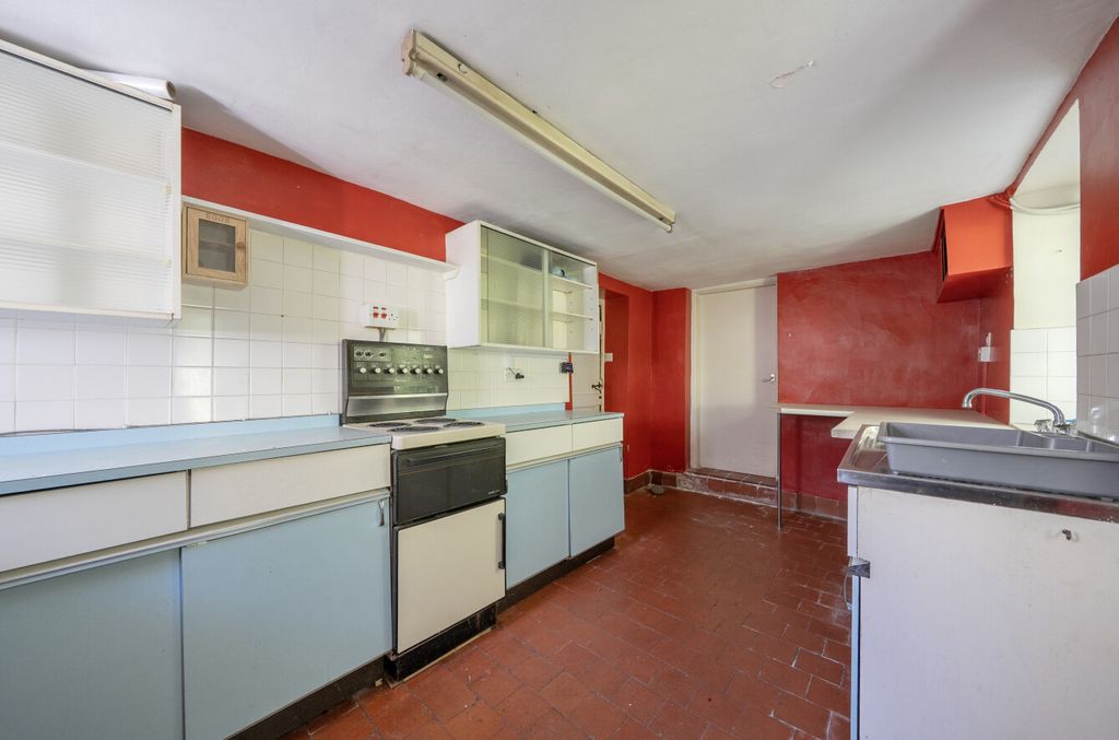 Property photo 2 of 36 1449111-9-69F381c...