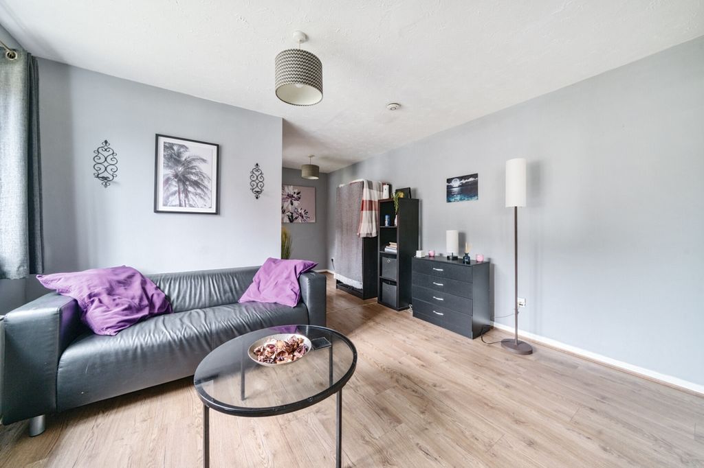 Property photo 2 of 8 Reception