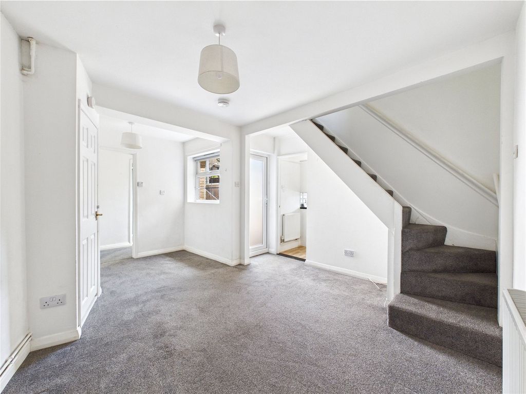 Property photo 2 of 8 2 - Picture No. 02