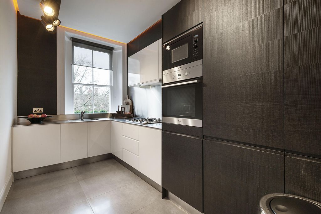 Property photo 3 of 28 Image