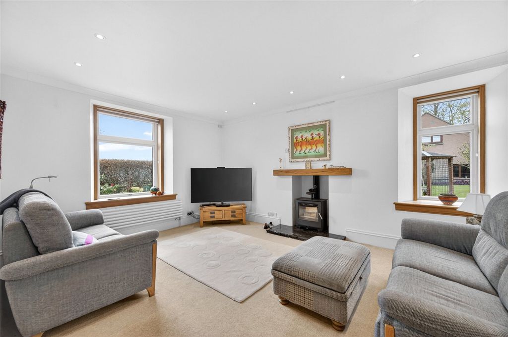 Property photo 2 of 35 Picture No. 96