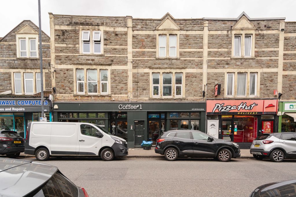 Property photo 3 of 11 Photo 3