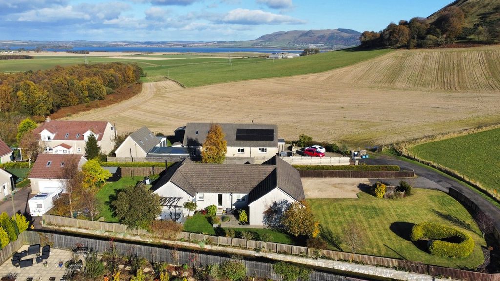 Property photo 1 of 39