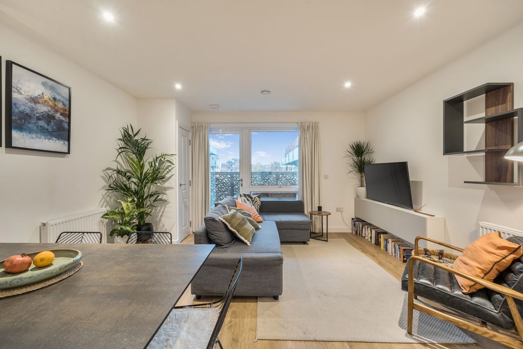 Property photo 2 of 21 Reception