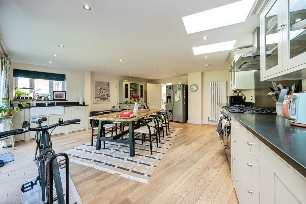 Property photo 3 of 24 Kitchen/Diner