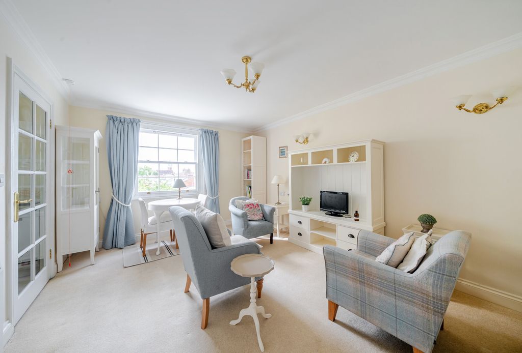 Property photo 2 of 11 1353141-15-68c957...