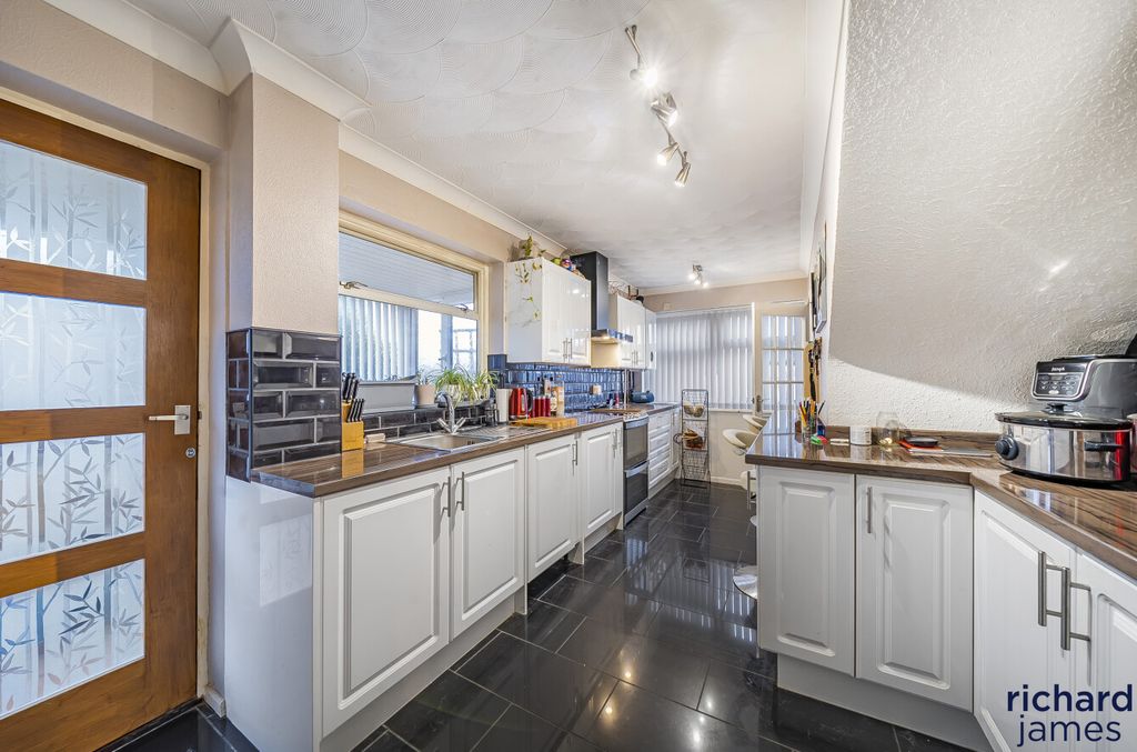 Property photo 3 of 20 6A498Bc3-86E1-4Ef...