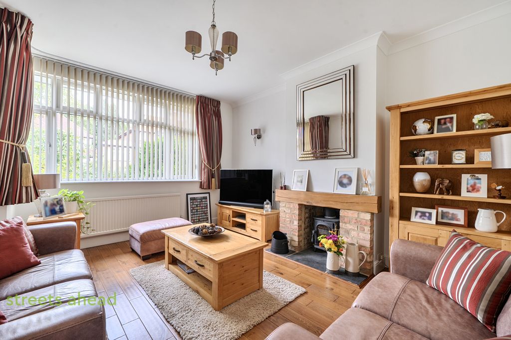 Property photo 3 of 18 cc916Aa7-0Cee-4E1...