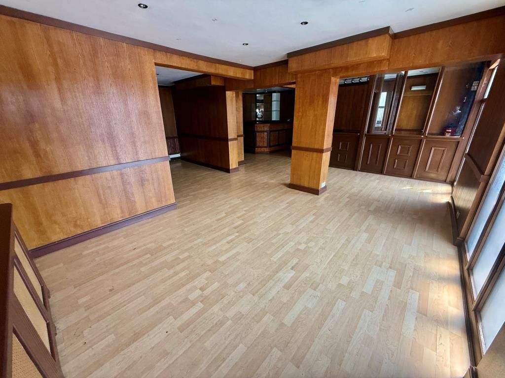 Property photo 3 of 10 Ground Floor