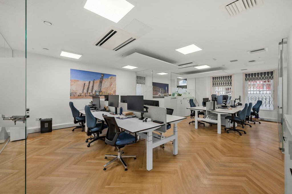 Property photo 3 of 11 Office12.Jpg