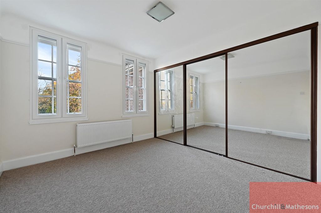 Property photo 2 of 11 Bedroom - Perryn House  (10).Jpg