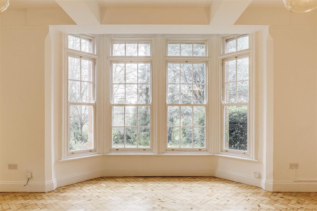 Property photo 3 of 13 12311.Jpg