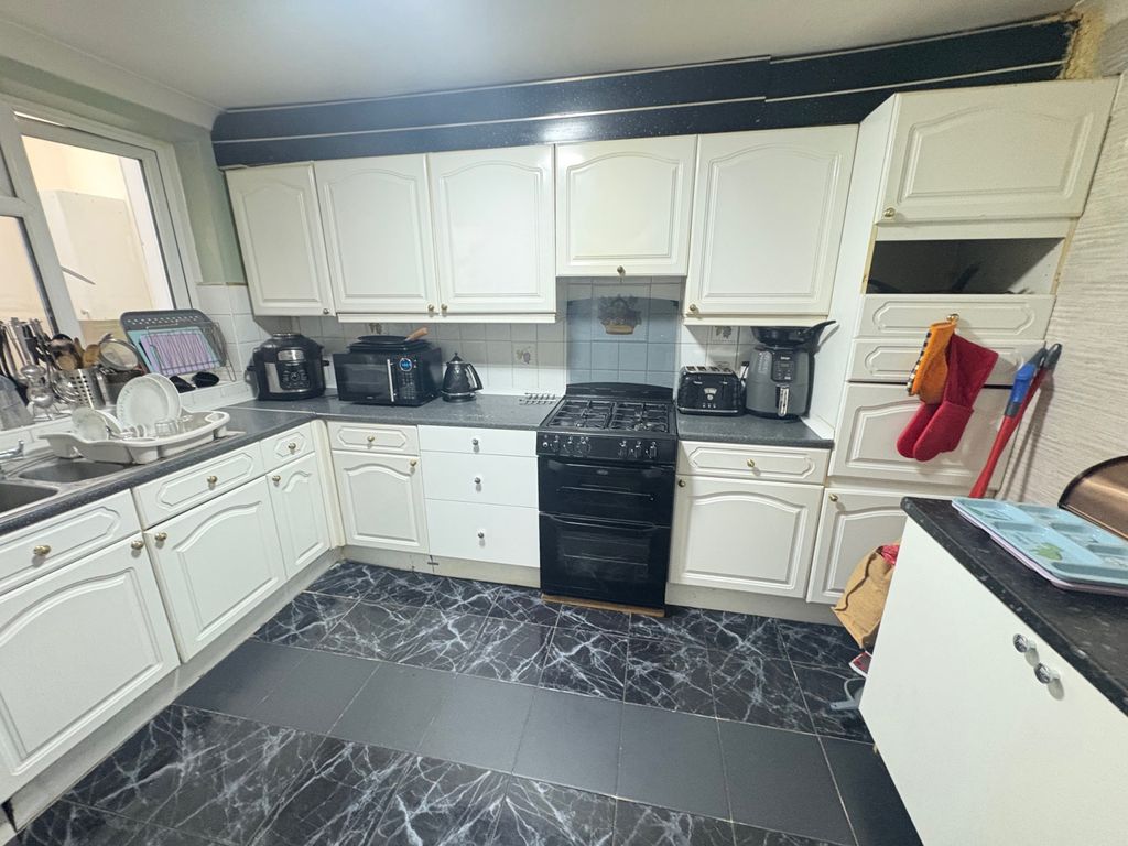 Property photo 2 of 15 Gallery