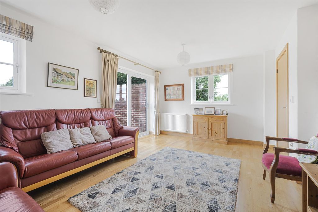 Property photo 3 of 15 16_56054.Jpg