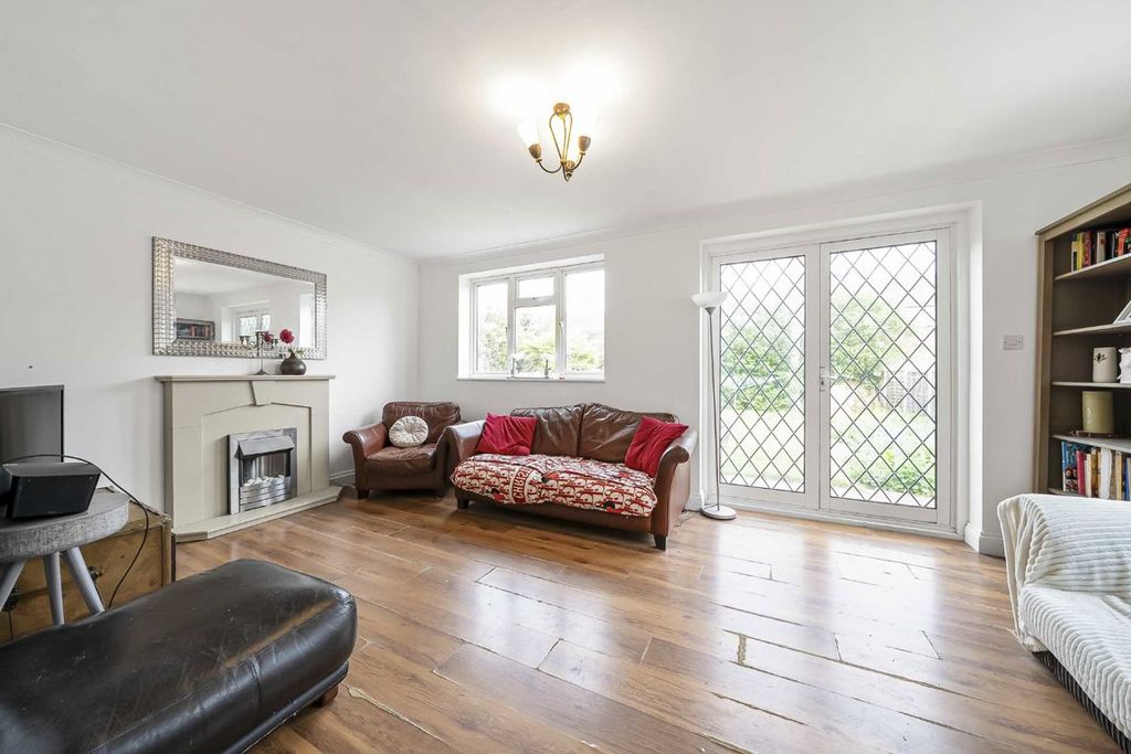 Property photo 2 of 9