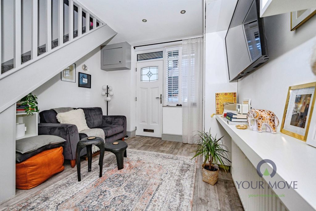 Property photo 2 of 12 Pbox-Img.Jpg