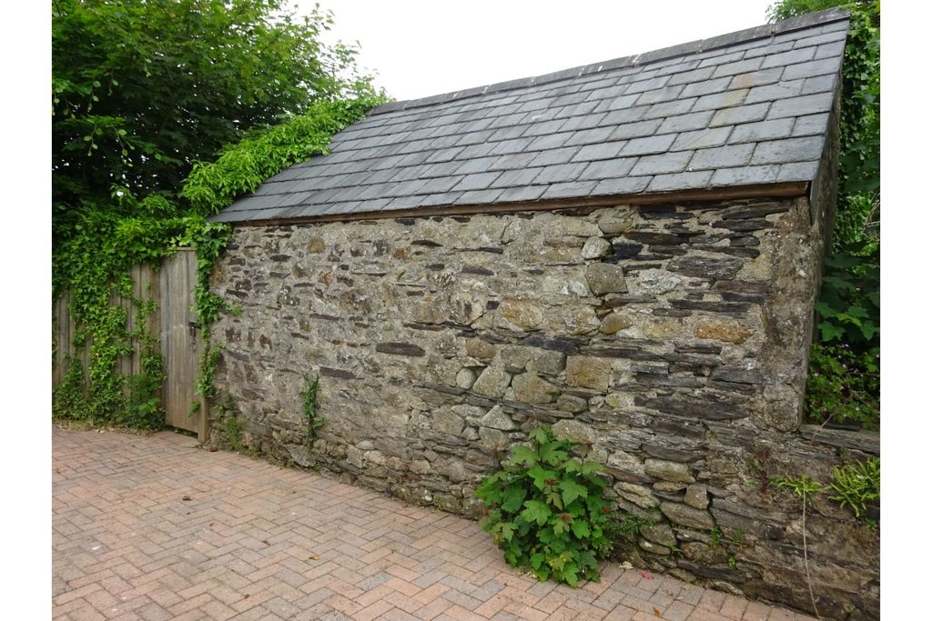 Property photo 3 of 22