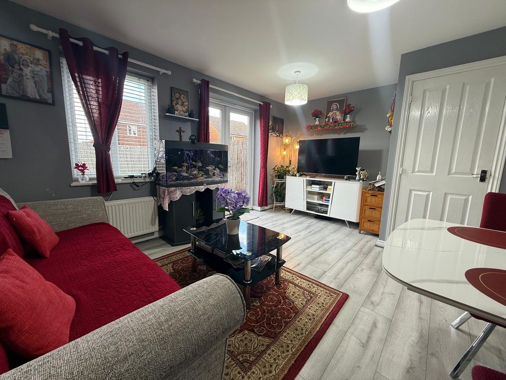 Property photo 3 of 11