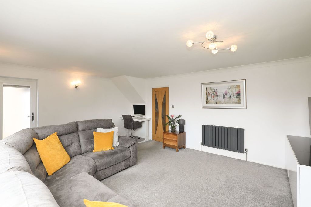 Property photo 3 of 22