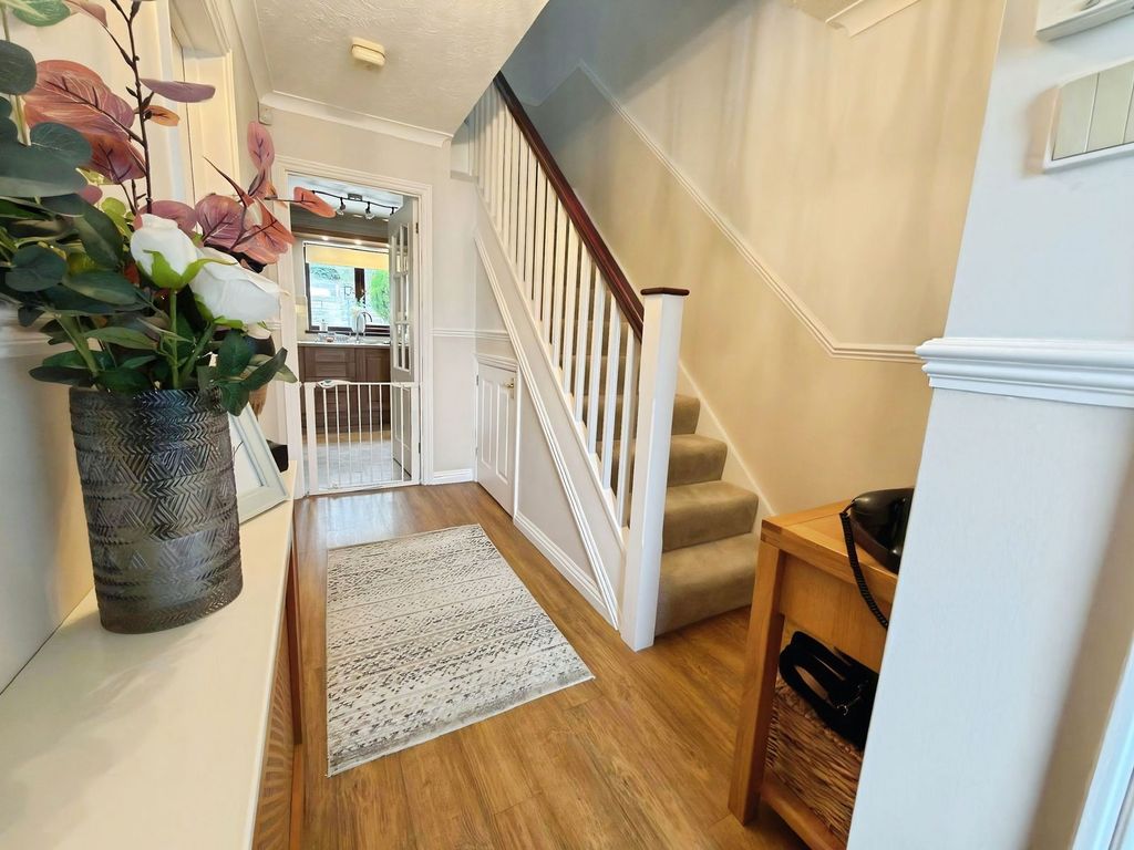 Property photo 2 of 35