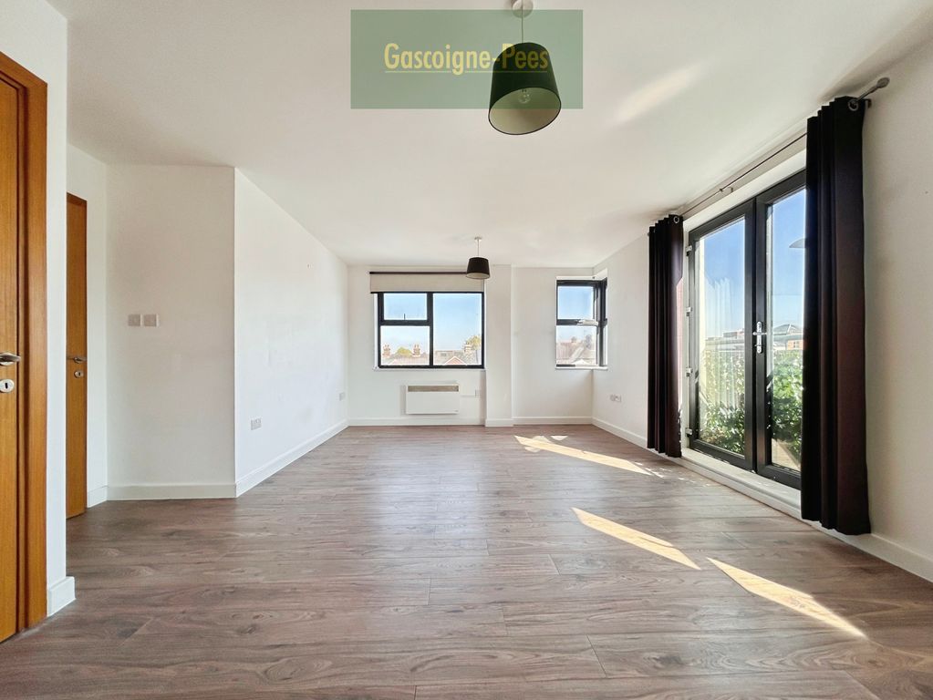 Property photo 3 of 6