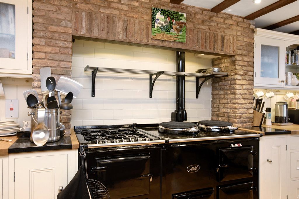 Property photo 3 of 4 Kitchen