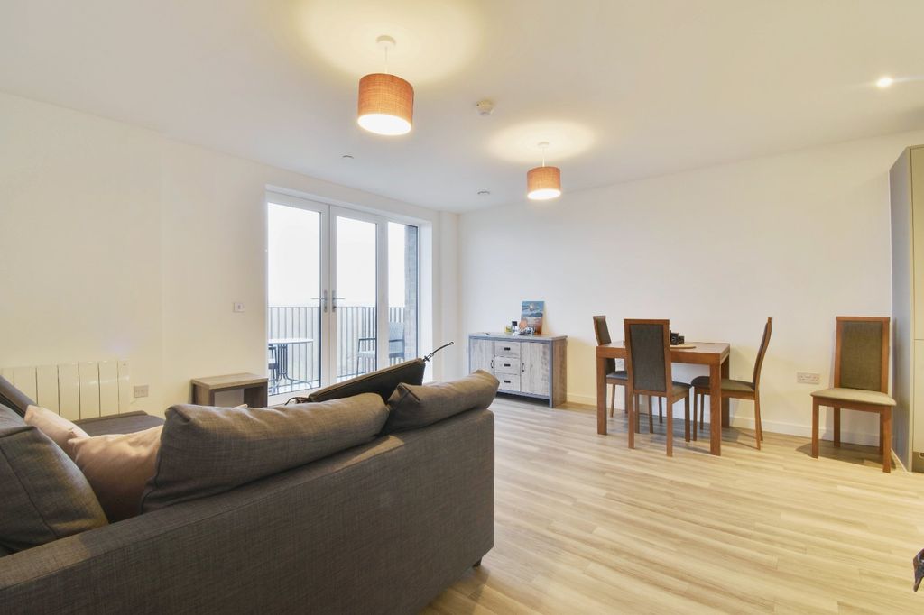 Property photo 3 of 7 Picture No. 06