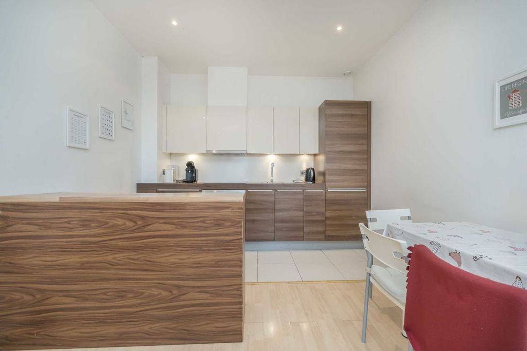 Property photo 3 of 5