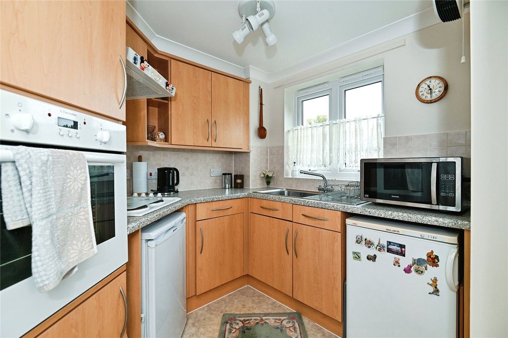 Property photo 3 of 12 Kitchen