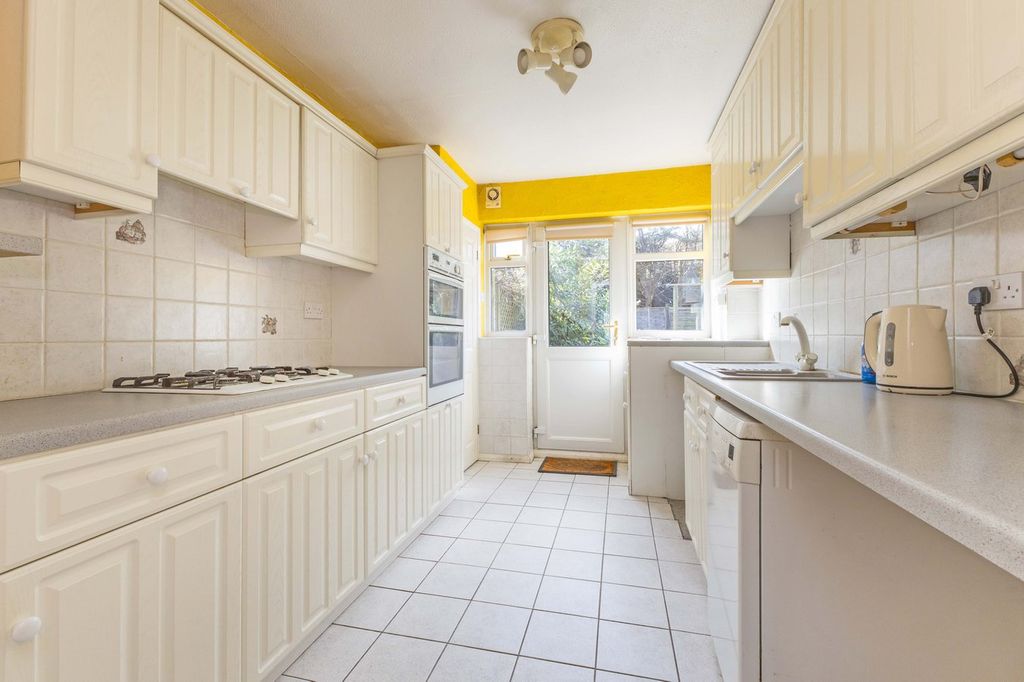 Property photo 3 of 16