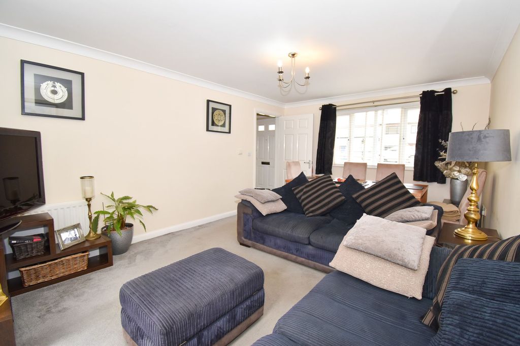 Property photo 3 of 12