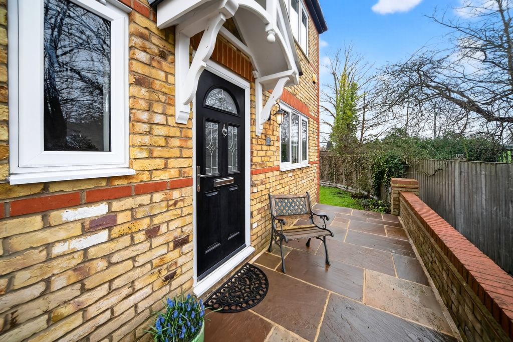 Property photo 1 of 25