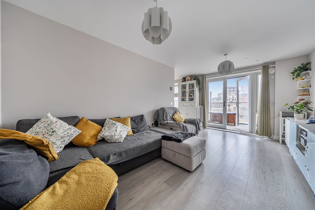 Property photo 3 of 13