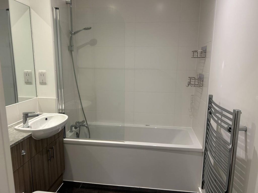 Property photo 1 of 5 Bathroom 4 Aston House.Jpg