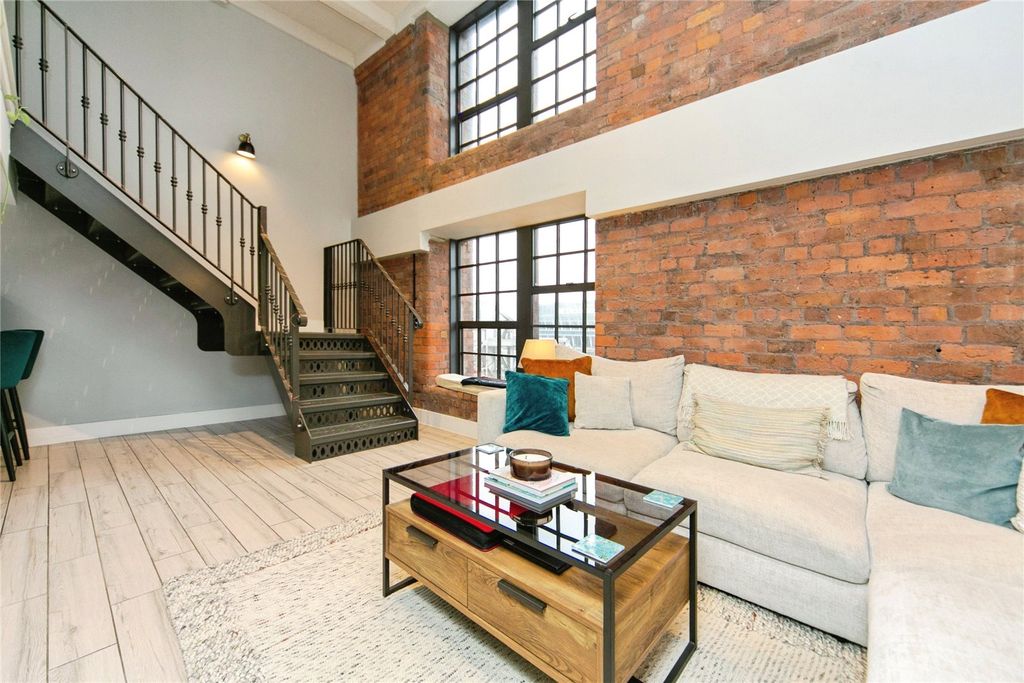 Property photo 2 of 16 Picture No. 32