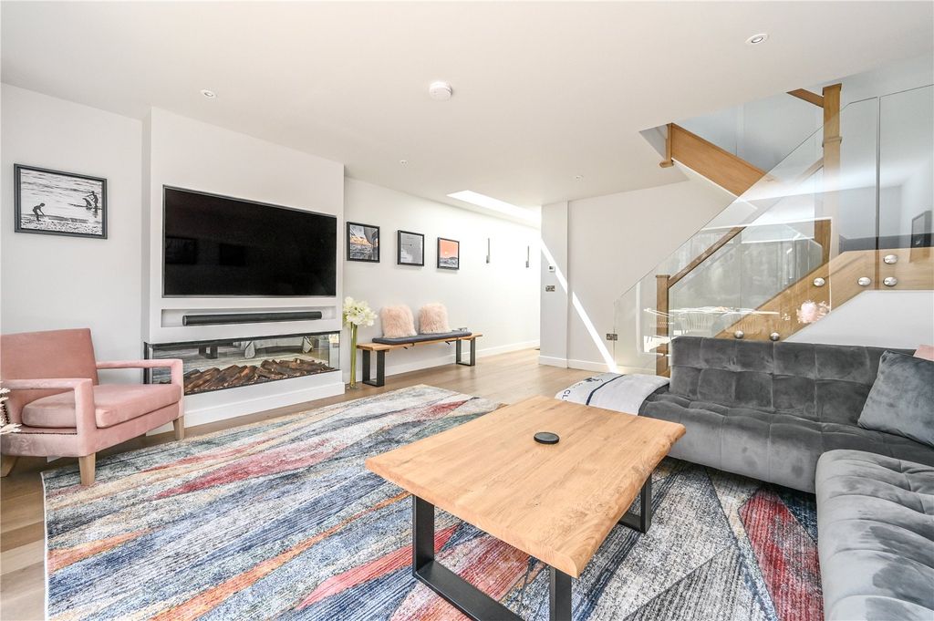 Property photo 3 of 12 Interior