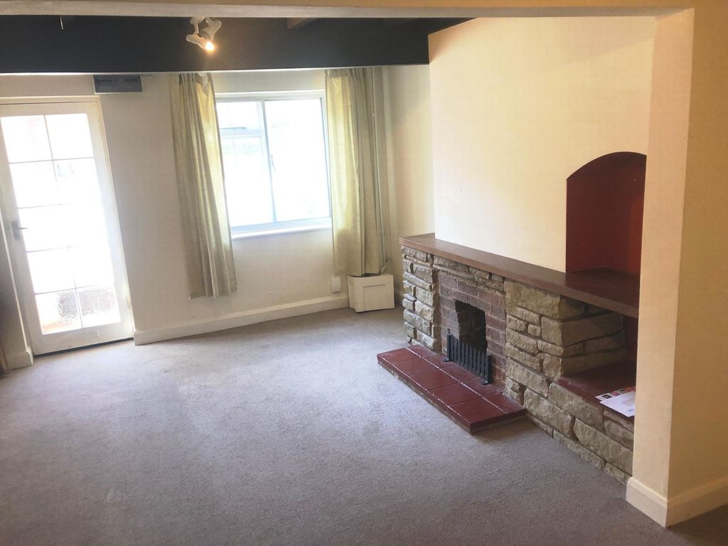 Property photo 3 of 12 Photo 8