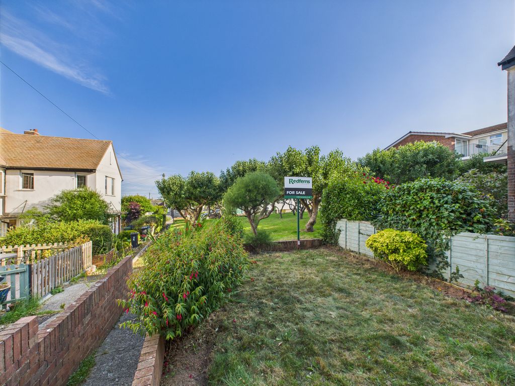 Property photo 2 of 27