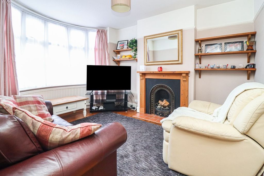 Property photo 2 of 11