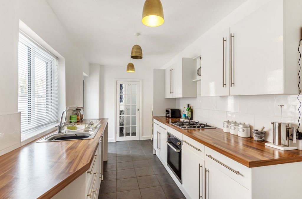 Property photo 1 of 9 1314434-5-685848B319153