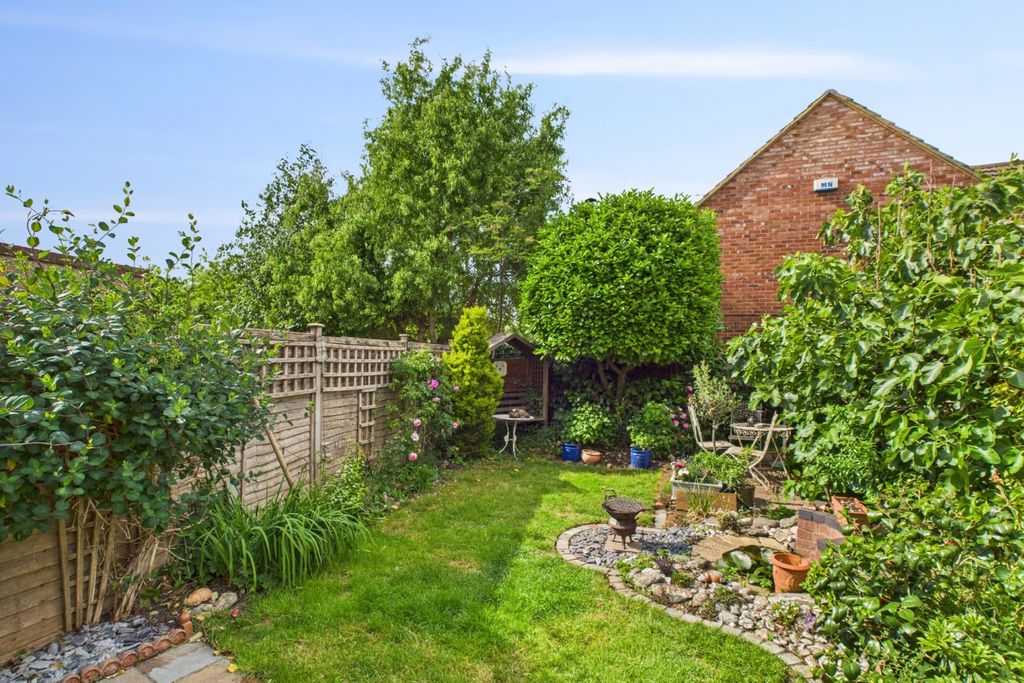 Property photo 3 of 12 Garden