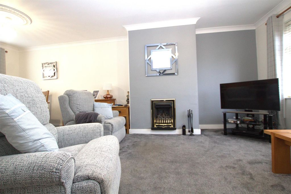 Property photo 2 of 26 Lounge Angle 4.Jpg