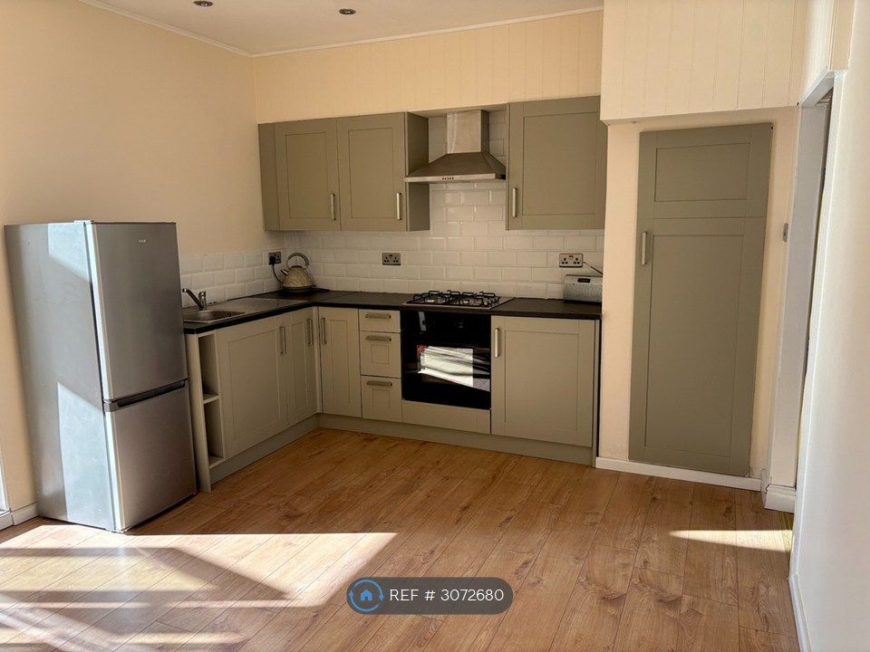 Property photo 2 of 8 Kitchen