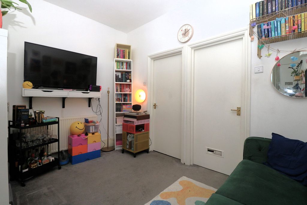 Property photo 2 of 5