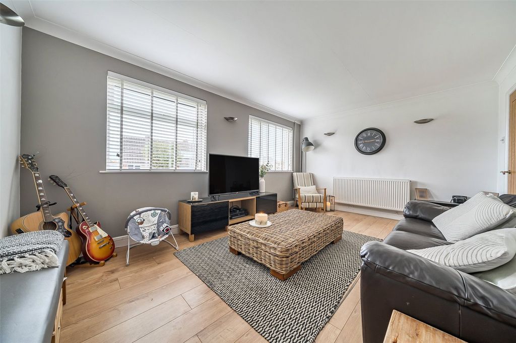 Property photo 3 of 21 Picture No. 18