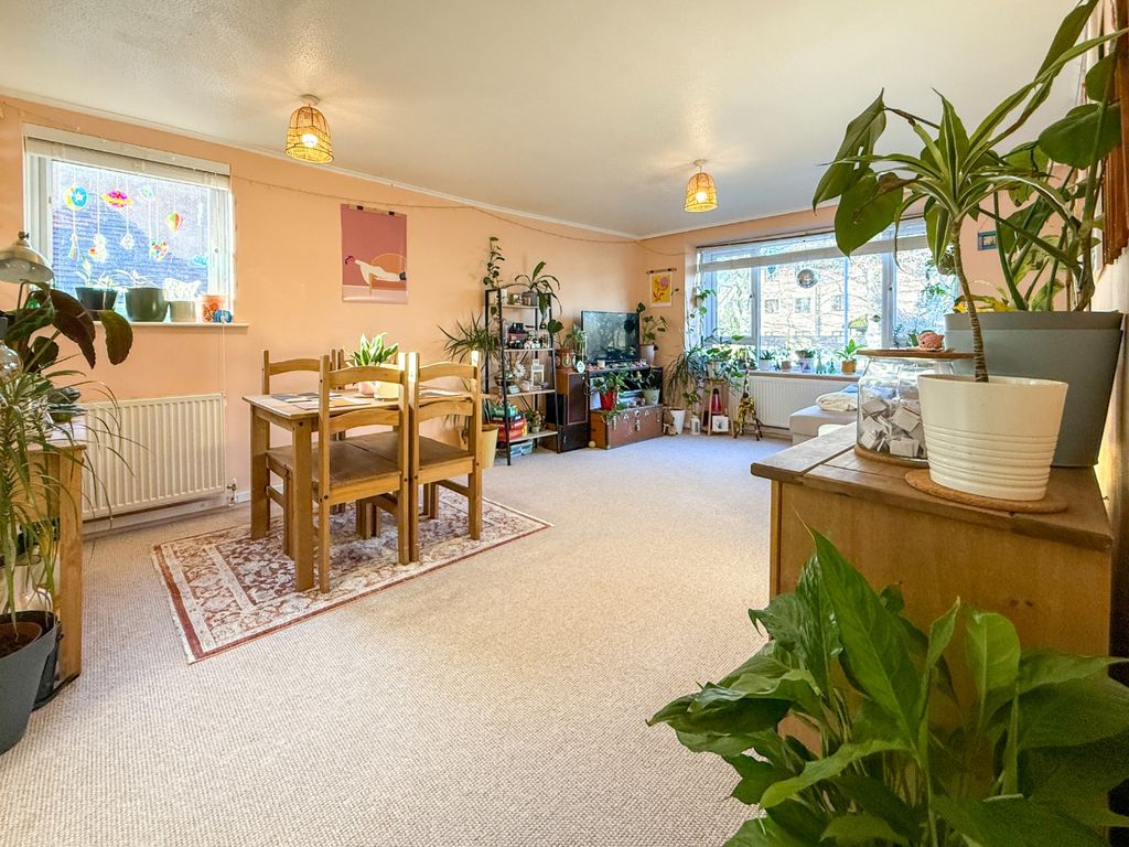 Property photo 3 of 17 4719318