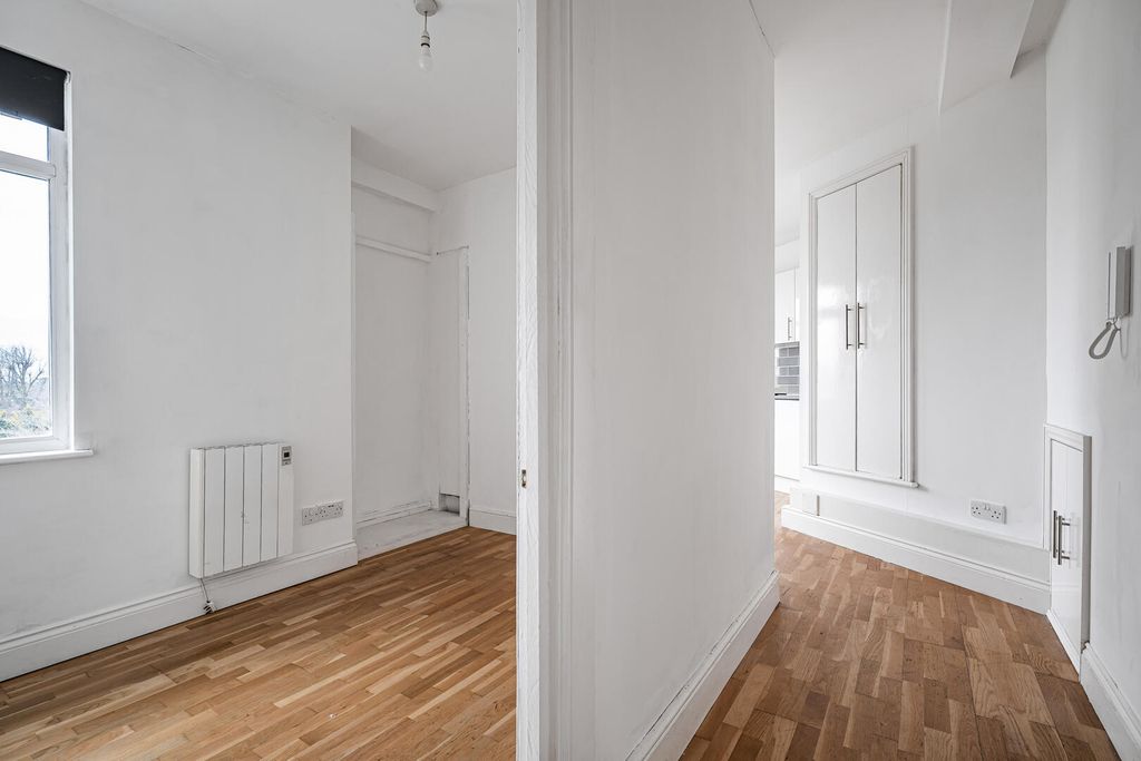 Property photo 3 of 12 Hallway