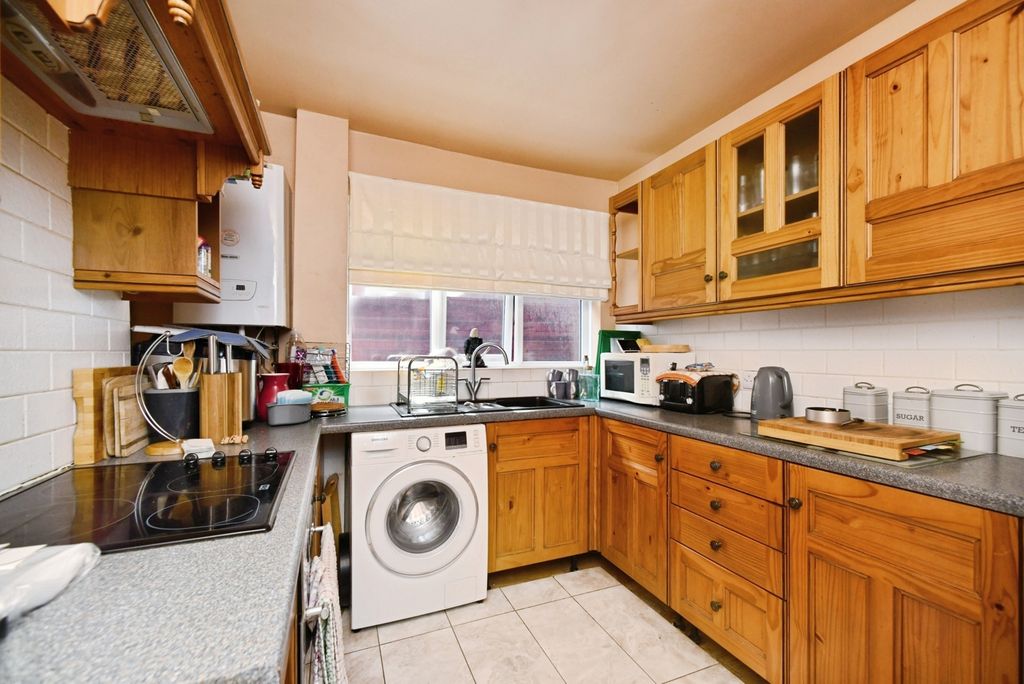 Property photo 2 of 34 Kitchen