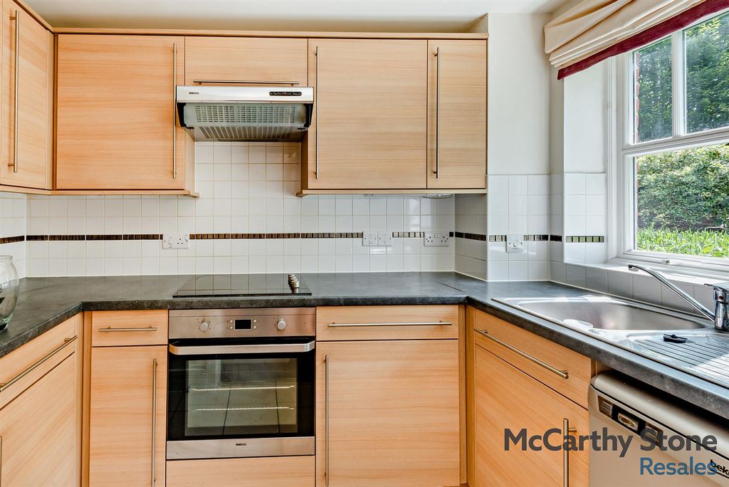 Additional image 6 of 1 bed flat for saleStewart Court, High Street, Epping CM16