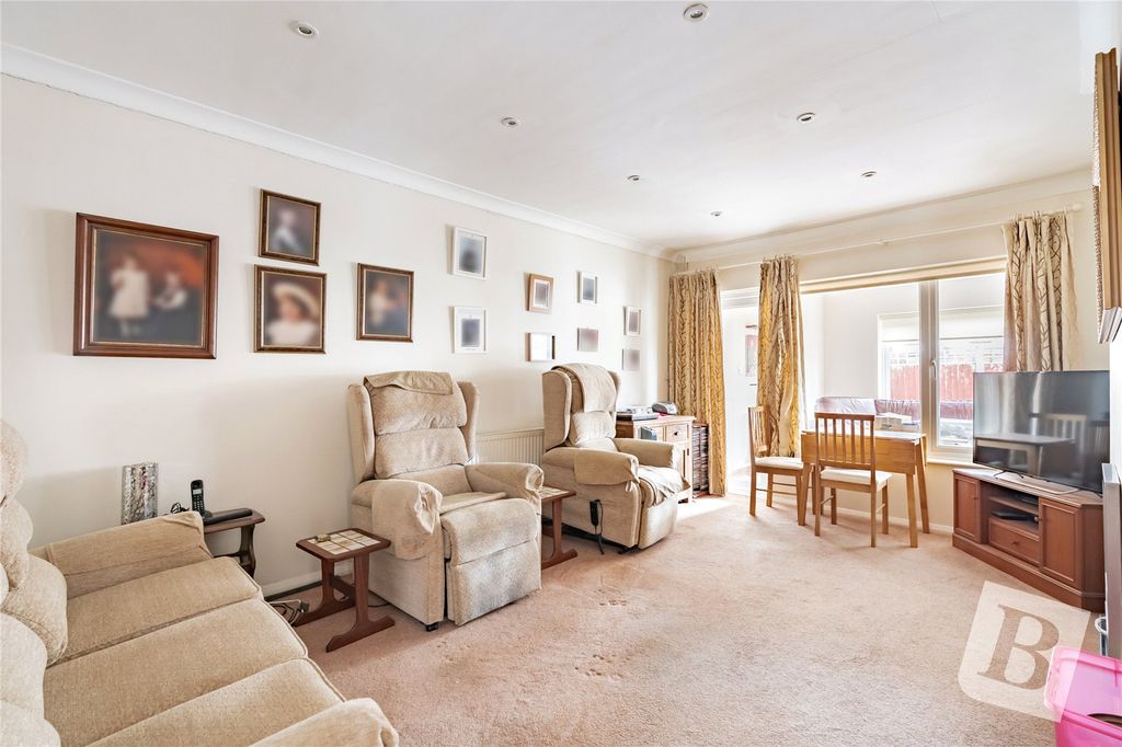 Property photo 2 of 13 Lounge